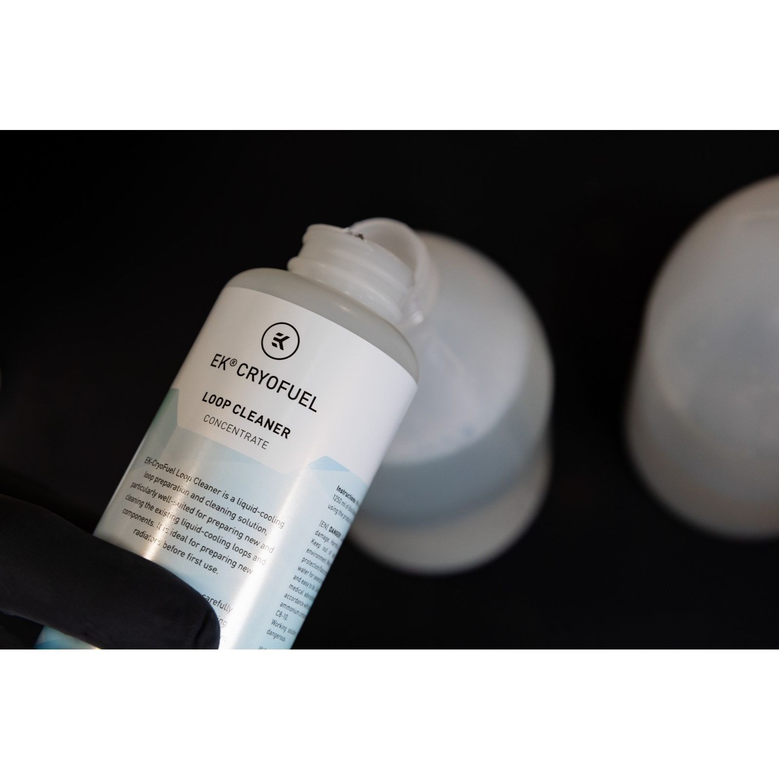 EKWB EK-CryoFuel Loop Cleaner Concentrate (250ml) and Superflush Premix (2000ml) - Imagen 3 de 4